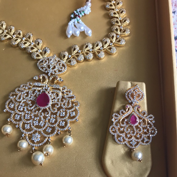 India Fashion Necklace & Earings Bezintene Style with drop pearls - Picture 2 of 6